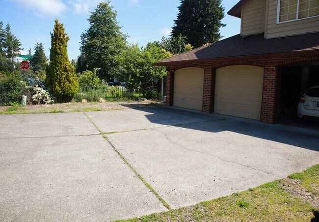Building Photo - 3012 SE 157th Ave