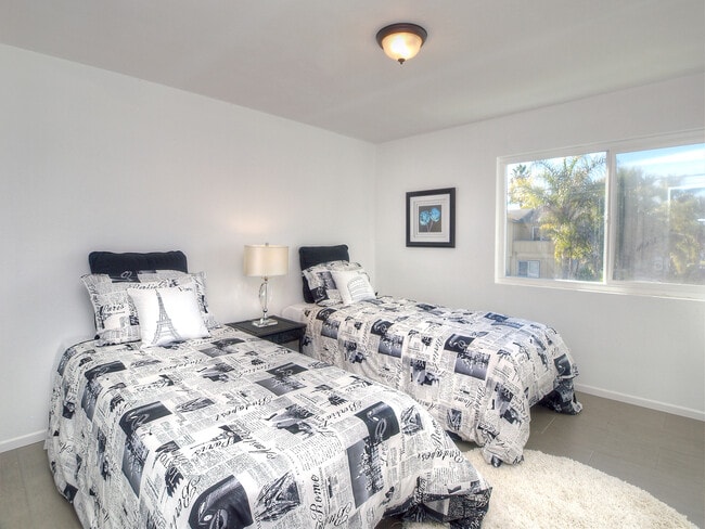 Building Photo - 6740 Sabado Tarde Rd