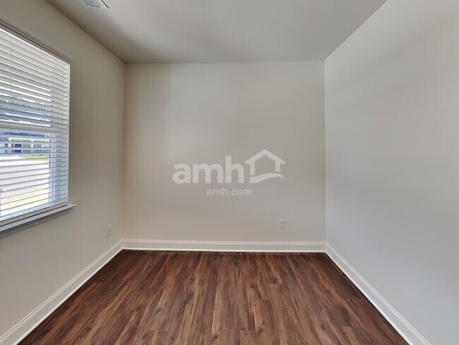 Foto del edificio - 738 Carnaby Ln