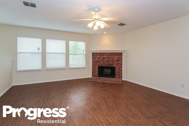 Building Photo - 411 Oxford Dr