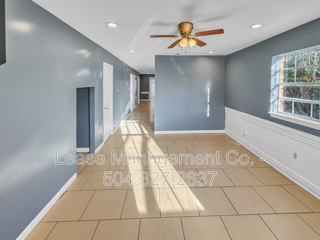 Foto del edificio - 2421 Caswell Ln