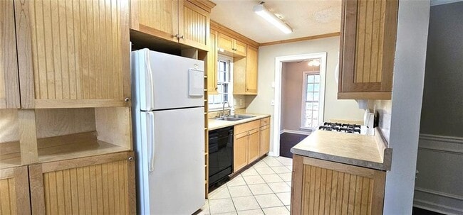 Building Photo - 1854 Oak Ridge Way NW