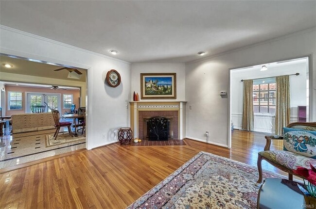 Building Photo - 433 S Bundy Dr