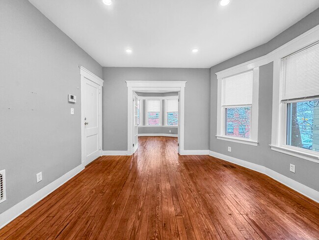 Building Photo - 248 Nicoll St