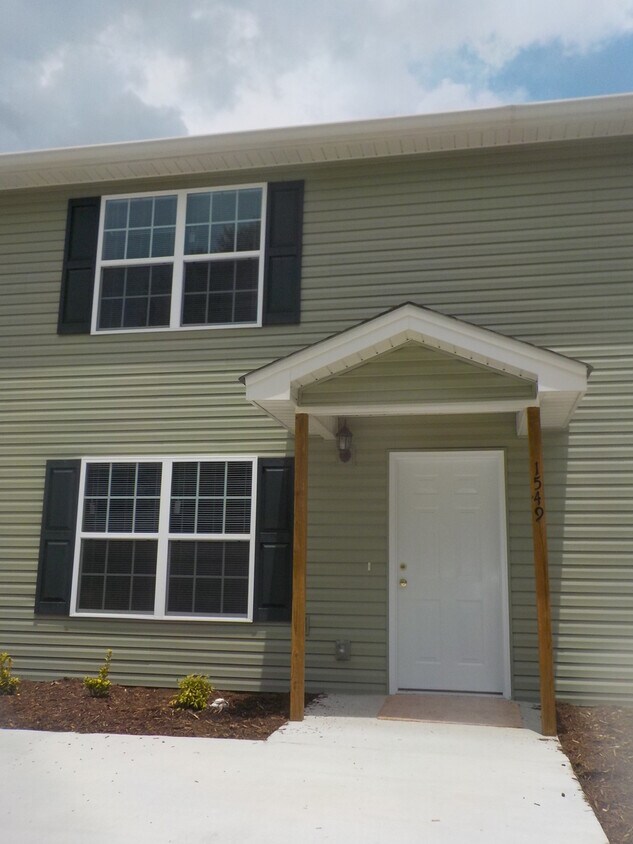 Primary Photo - 2 Bedroom, 1.5 Bath townhouse