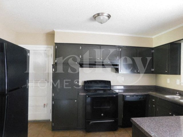 Building Photo - 4523 Parkwood Rd