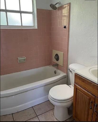 Building Photo - 127 Country Club Dr