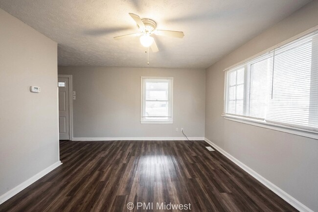 Building Photo - "Charming 2-Bed Oasis in Indianapolis with...