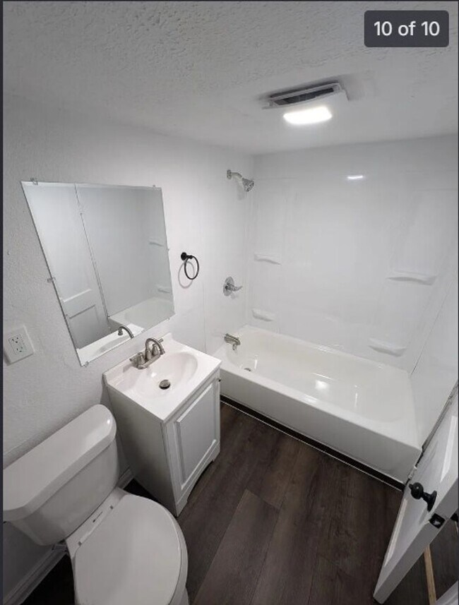 Foto del edificio - 4015 Hartel St