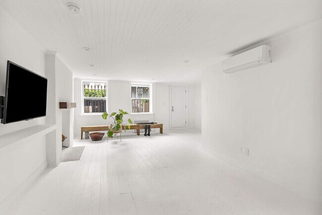 Foto del edificio - 110 S 1st St