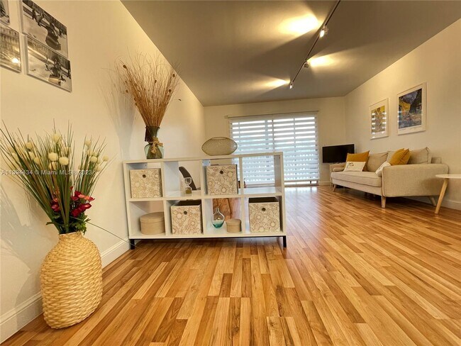 Foto del edificio - 13455 SW 16th Ct
