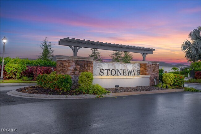 Foto del edificio - 879 Stonewater Lk Ter