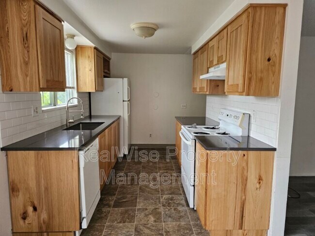Building Photo - 316 W 30th St