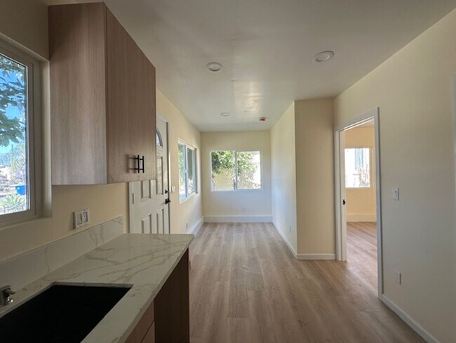 Building Photo - Brand New 1+1  ADU