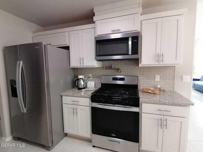 Building Photo - 13865 Lorenz Ave