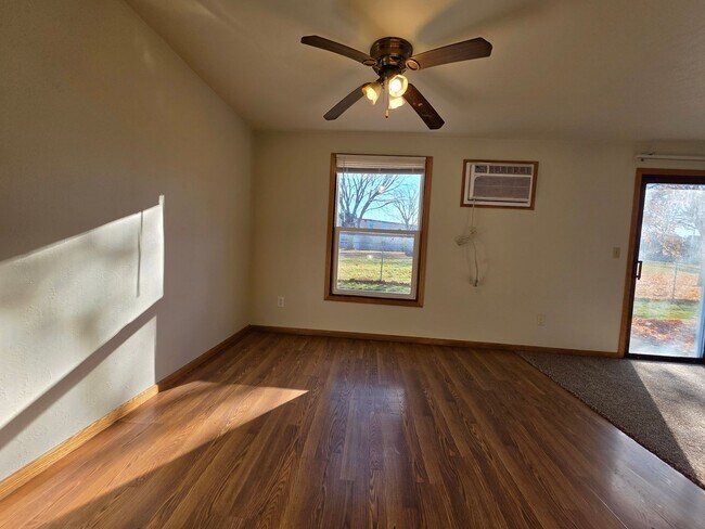 Foto del edificio - Noble Estates |