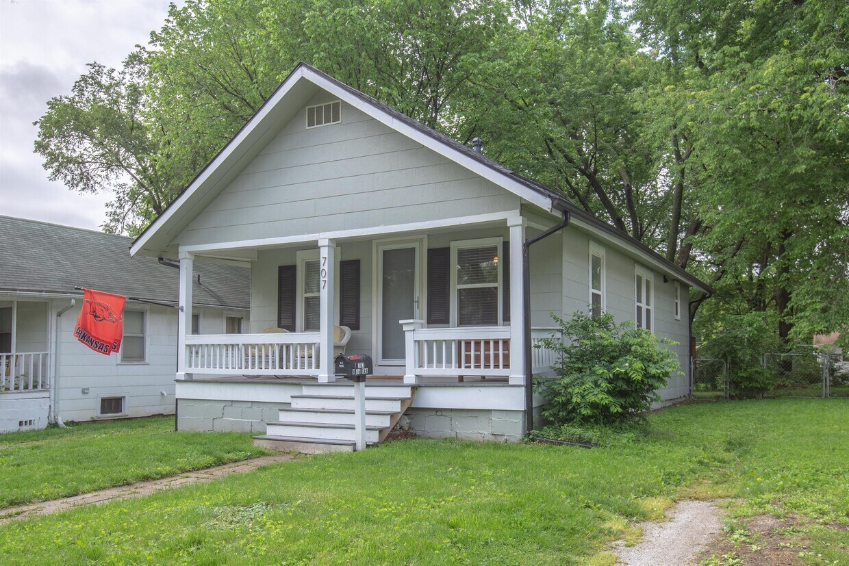 707 W 76 Terrace, Kansas City, MO 64114 House for Rent in Kansas City