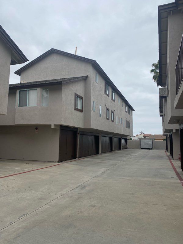 Building Photo - 6431 Los Robles Ave