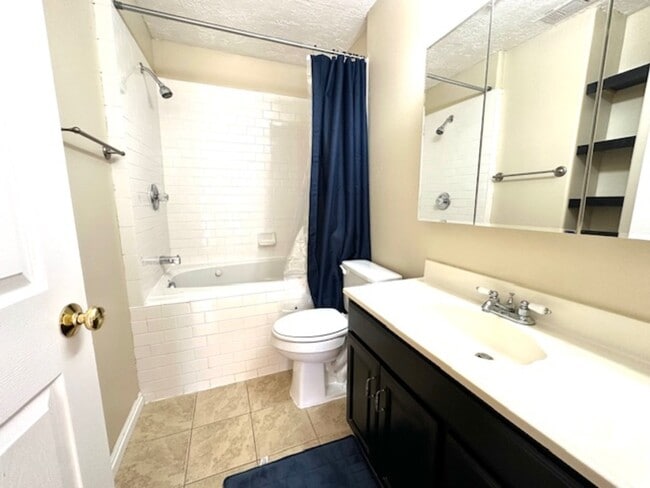 Building Photo - 1043 Hyrum Blvd