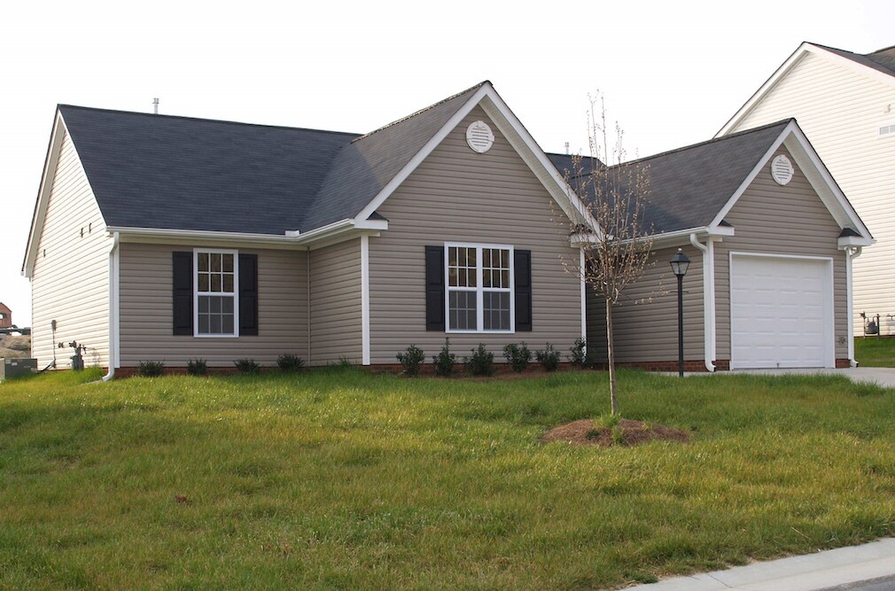 Primary Photo - 384 Walden Ridge Ct