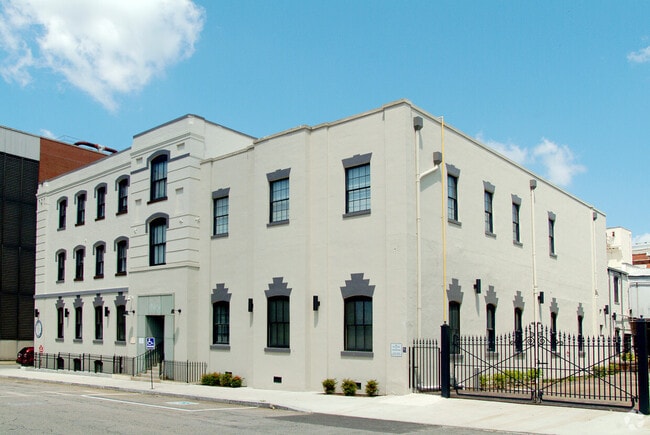 Building Photo - Cameron Lofts