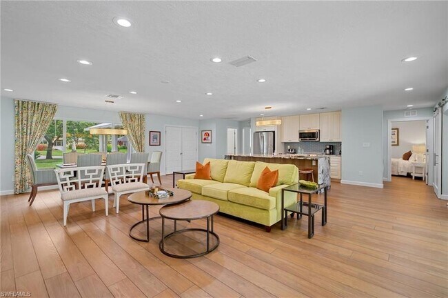 Foto del edificio - 2218 Kings Lake Blvd