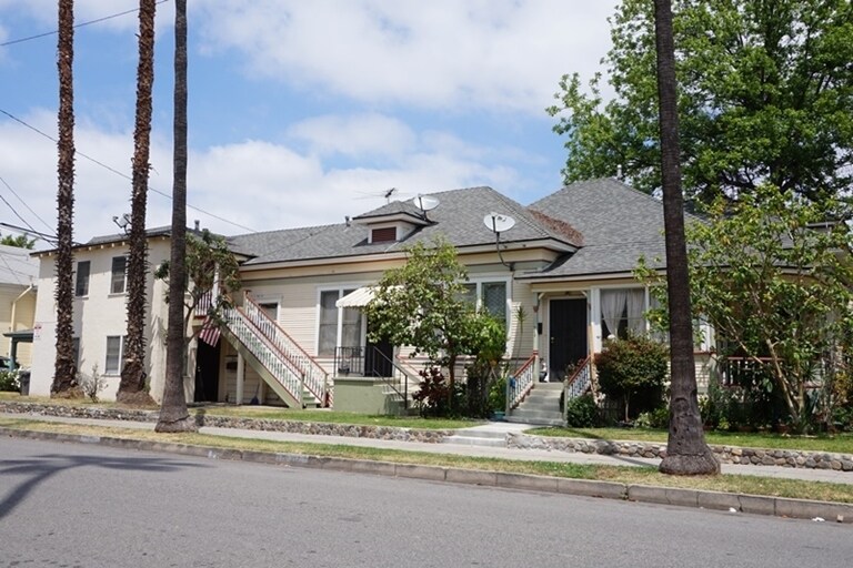 Building Photo - 1002-1004 N French St