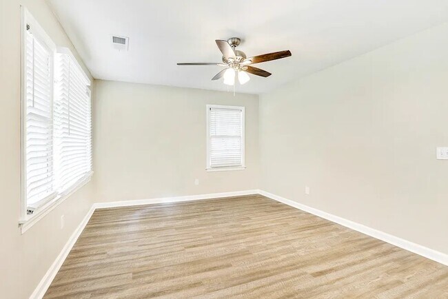 Building Photo - 320 Mount Zion Rd