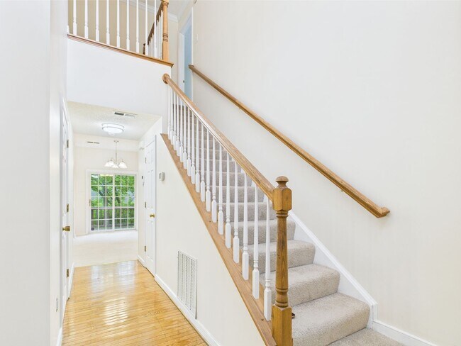 Foto del edificio - Newly Renovated 3 Bed 2.5 Bath Home in E H...