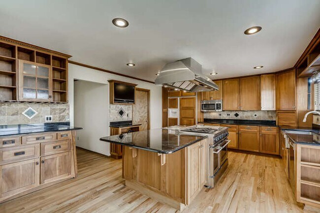 Building Photo - Great Highlands Ranch Home with Views! Acc...
