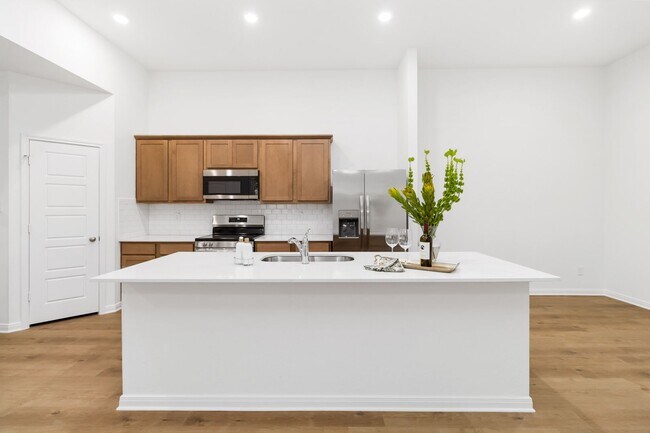 Foto del edificio - Brand New 4BR Home | Primary Suite Downstairs & Private Yard