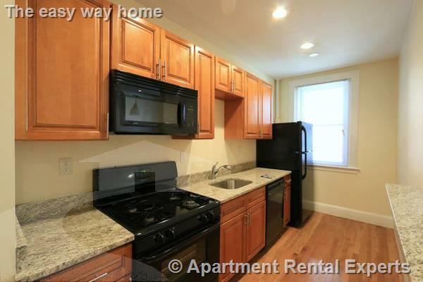 Building Photo - 136 Highland Ave