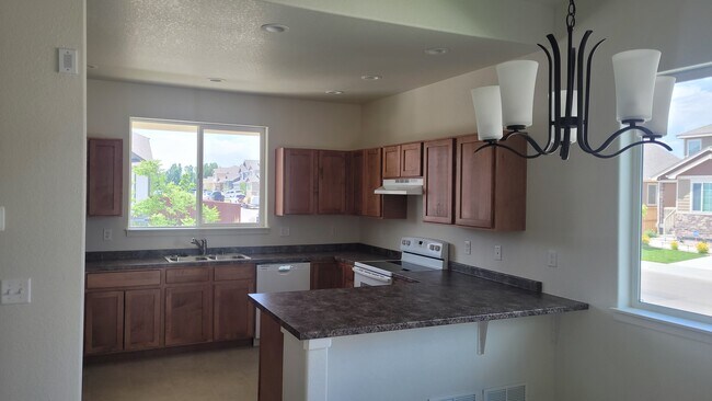 Foto del edificio - 438 Halcyon Wy