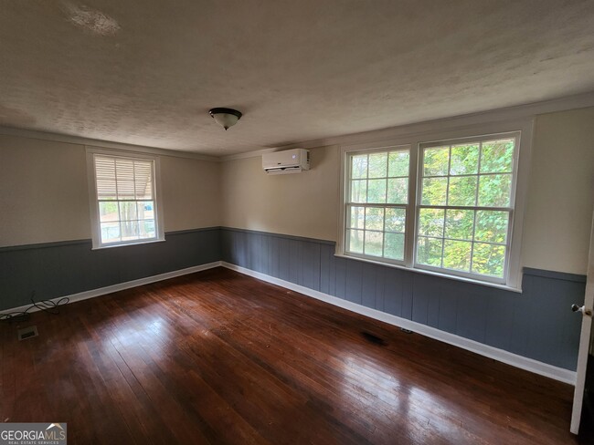 Building Photo - 2265 Camille Dr