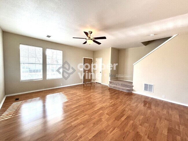 Foto del edificio - 3285 E 123rd Dr