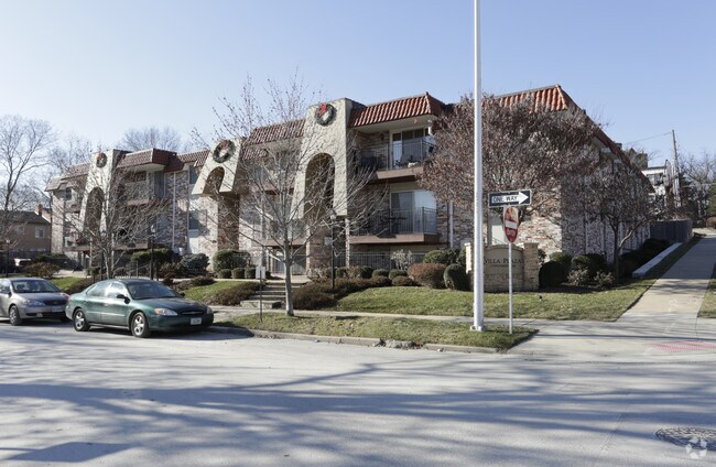 Foto del edificio - 5000-5008 Baltimore Ave
