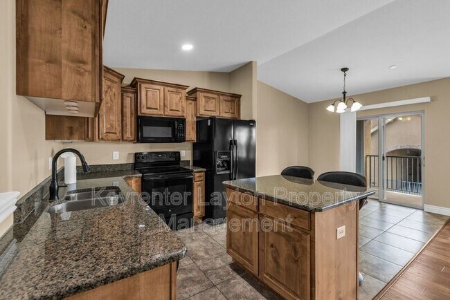 Foto del edificio - 905 S Main St