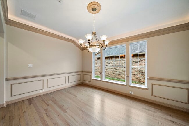 Building Photo - 6823 Rosemont Park Ln