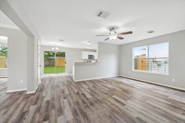 Foto del edificio - 7347 Parkland Manor Dr