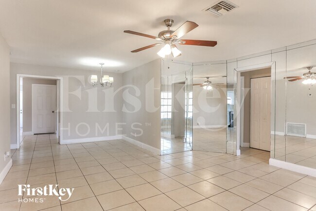 Building Photo - 3751 NW 9th Ct