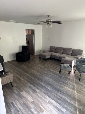 Building Photo - 1802 Carrington Dr