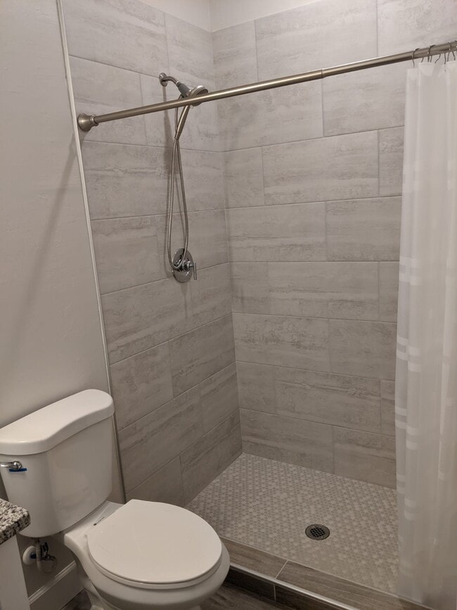 Walk in shower - 173 Pennfield St