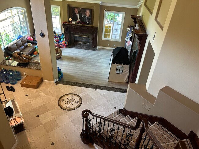 Building Photo - 6 Quail Pl