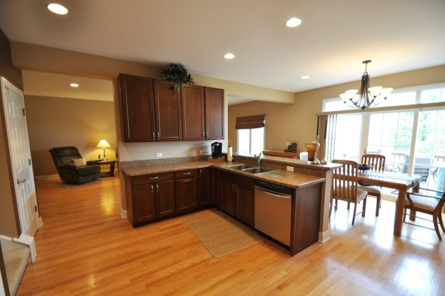 Building Photo - 15003 S Preserve Dr