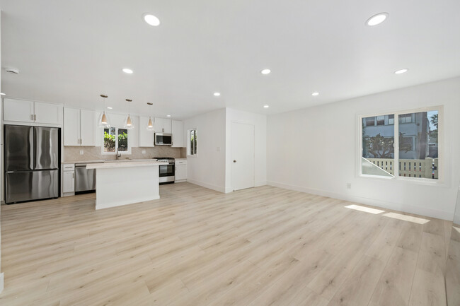 Foto del edificio - 23 Rose Ave
