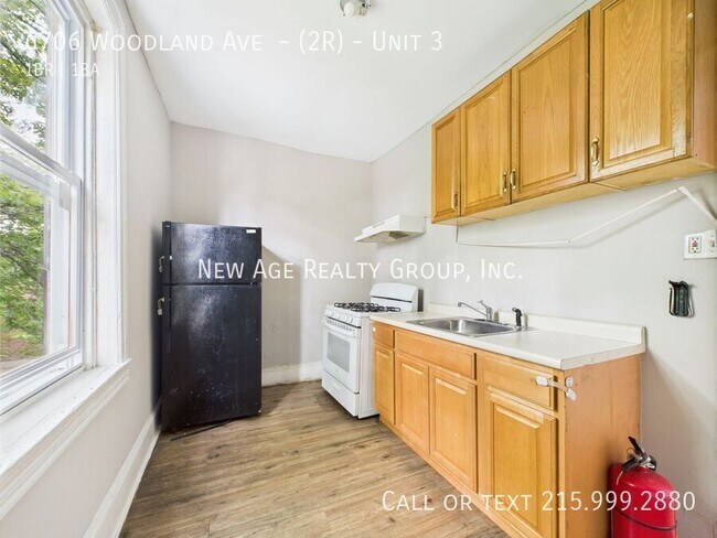 Foto del edificio - 6706 Woodland Ave