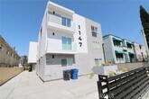 Primary Photo - 1147 N Kenmore Ave