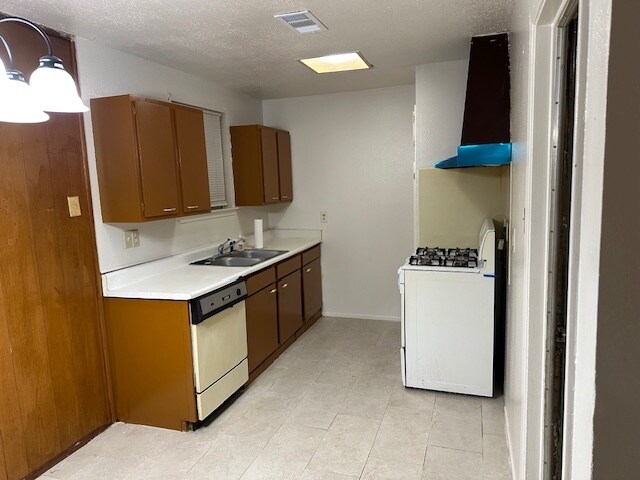 Foto del edificio - 3719 Tiffany Dr