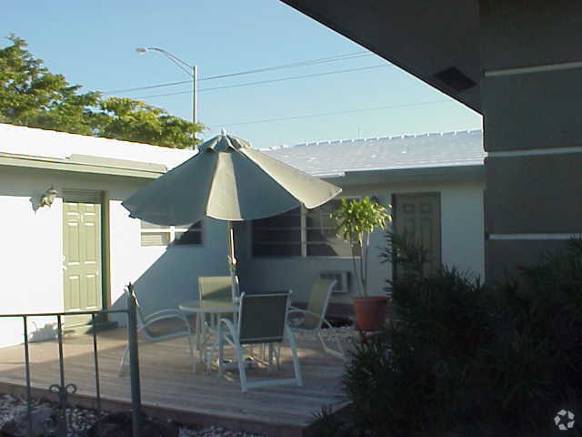 Terraza - Hampton Square