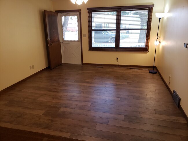 Sala de estar - 911 S Mulberry St